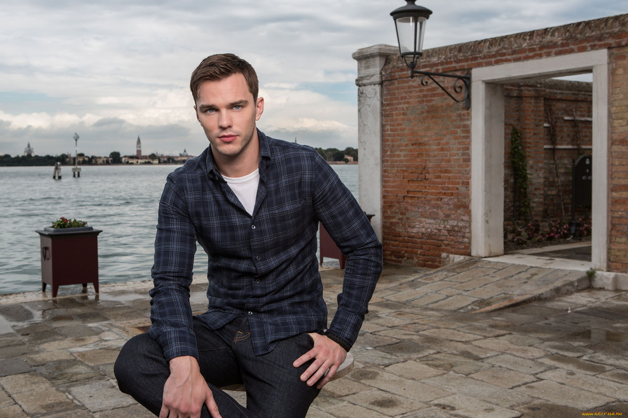 , nicholas hoult, nicholas, hoult